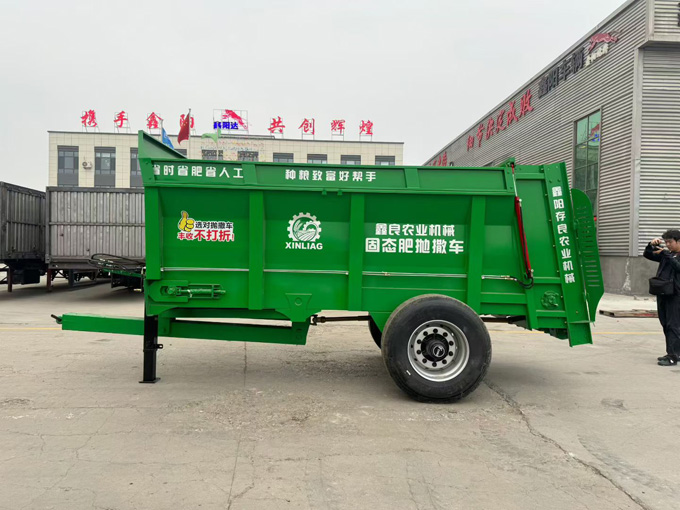 固态肥料撒抛车
