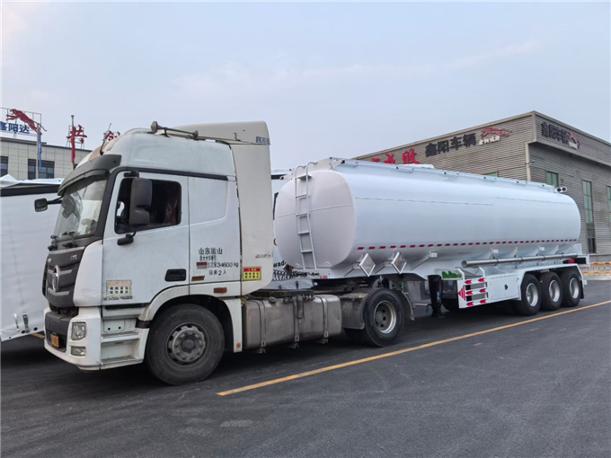 运油车